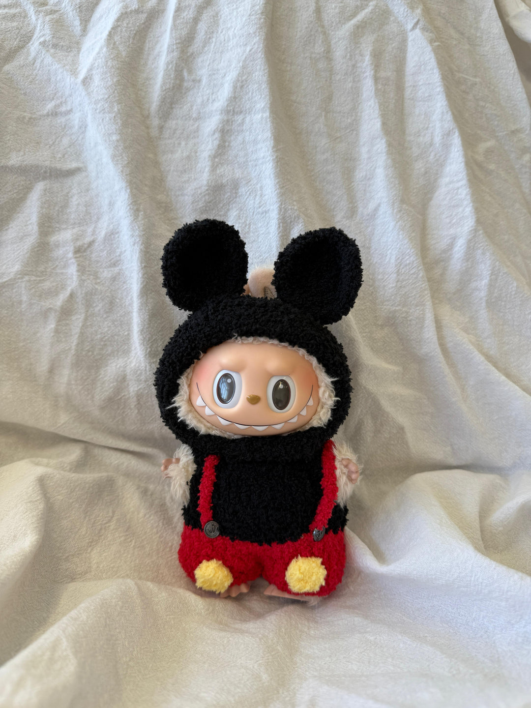 Labubu Classic Cartoon Outfit Set - Black Hoodie & Red Overalls (17cm)