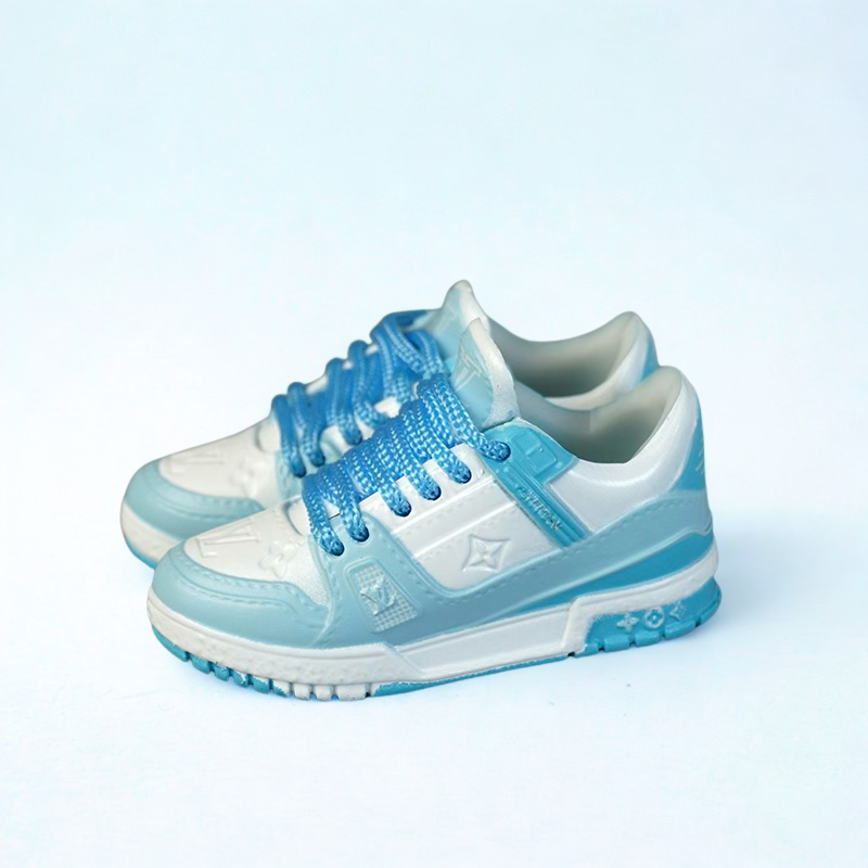 Labubu Louis Vuitton Inspired Monogram Miniature Sneakers
Labubu Shoes
Labubu Sneakers
Labubu Runners
Labubu Trainers
Labubu Miniature