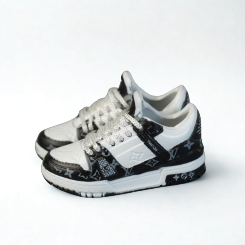 Labubu Louis Vuitton Inspired Monogram Miniature Sneakers
Labubu Shoes
Labubu Sneakers
Labubu Runners
Labubu Trainers
Labubu Miniature