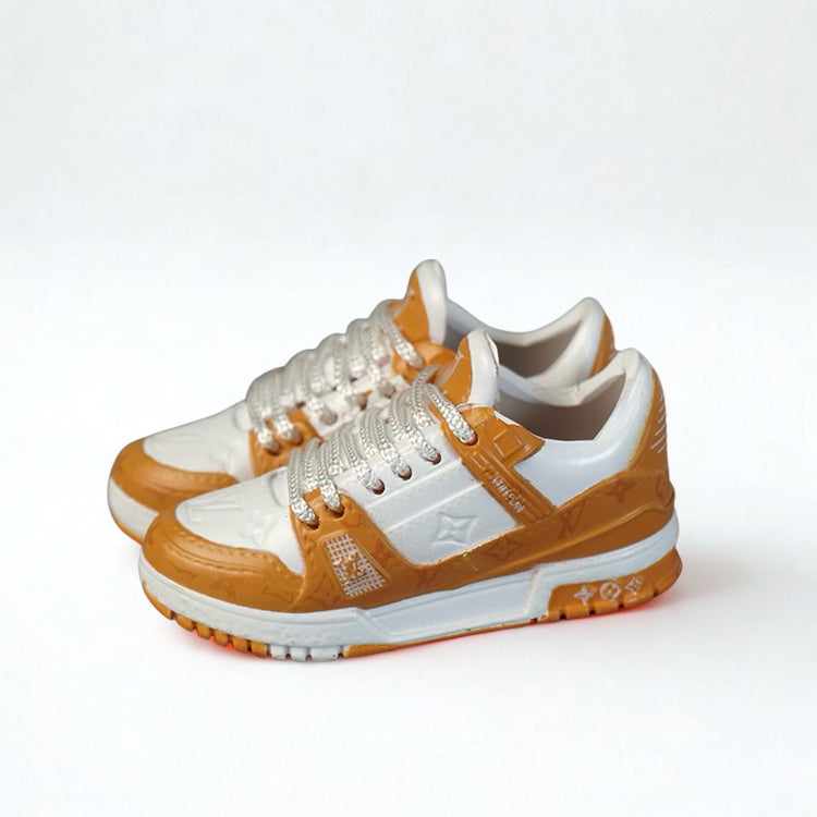Labubu Louis Vuitton Inspired Monogram Miniature Sneakers
Labubu Shoes
Labubu Sneakers
Labubu Runners
Labubu Trainers
Labubu Miniature