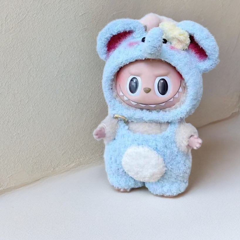 Labubu エレファントアウトフィットセット - ピンクパーカー＆ブルーオーバーオール (17cm)
