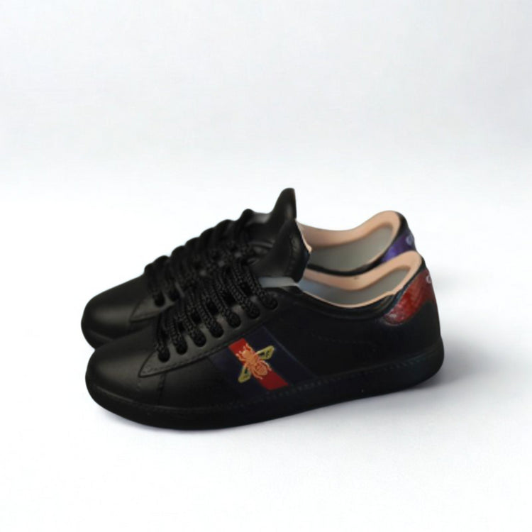 Labubu Gucci Miniature Sneakers in Black
Labubu Shoes
Labubu Sneakers
Labubu Runners
Labubu Trainers
Labubu Miniature