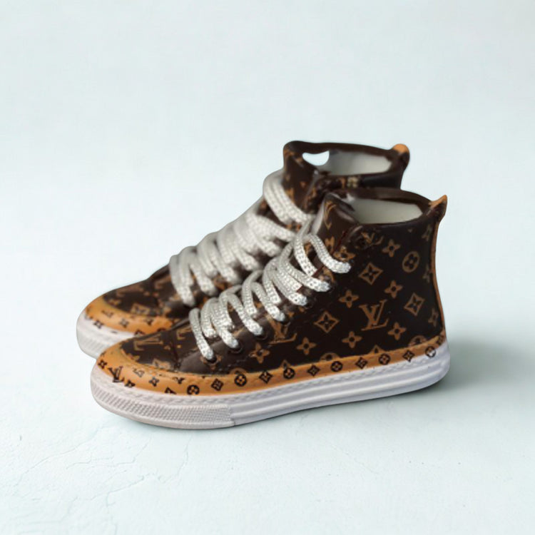 Labubu Louis Vuitton Inspired High Miniature Sneakers
Labubu Shoes
Labubu Sneakers
Labubu Runners
Labubu Trainers
Labubu Miniature