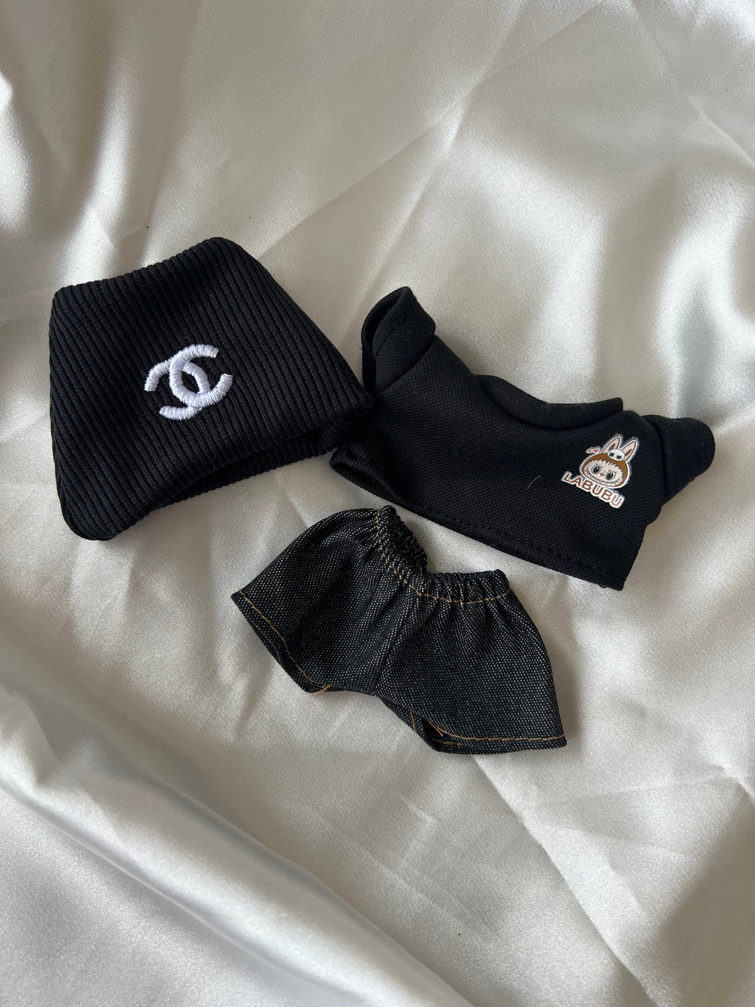 Labubu Streetwear Fashion Set - Black Designer Beanie & Denim Outfit (17cm)