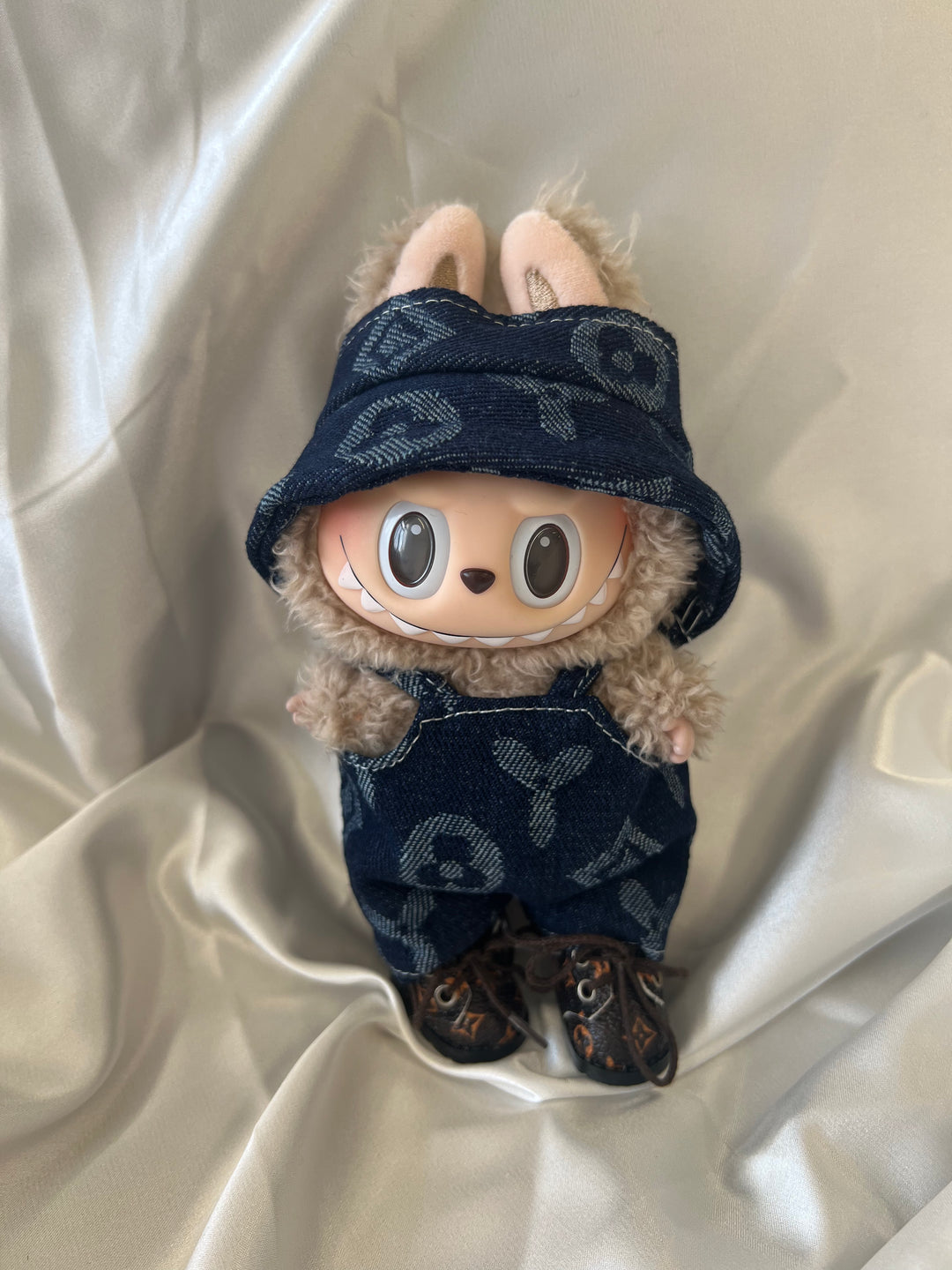 Labubu ネイビーモノグラムデニムセット - オーバーオール＆フィッシャーマンハット
