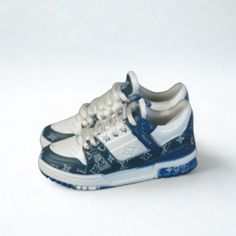 Labubu Louis Vuitton Inspired Monogram Miniature Sneakers
Labubu Shoes
Labubu Sneakers
Labubu Runners
Labubu Trainers
Labubu Miniature